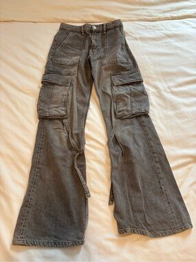 Women’s Gray Cargo Jeans - Zara